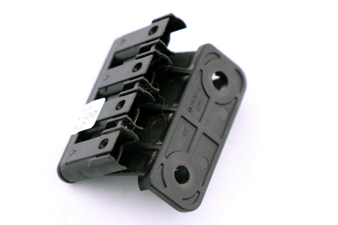 Rozdzielacz prądu N52 do BMW E60 E61 E87 o numerze 7542615 BMW E60 E61 E87 Rozdzielacz prądu N52 - SKU 7542615 - Numer Części 7542615