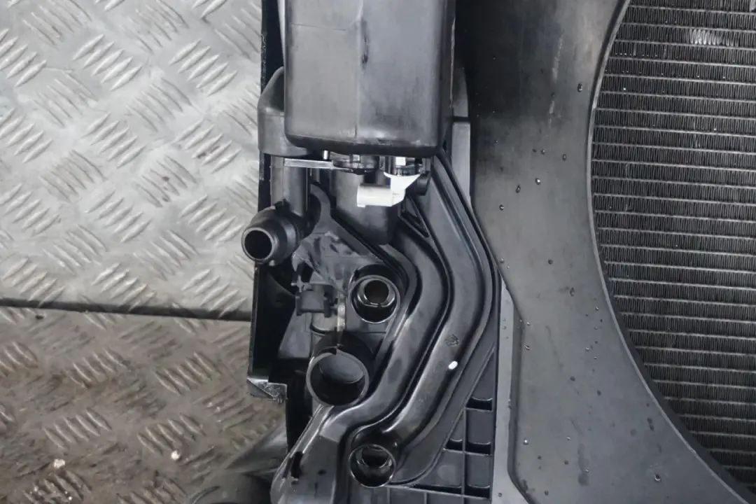 BMW X5 E53 3.0d M57 Radiator Kühler Lüfterzarge Lüfter Automatikgetriebe - SKU 7544668-2 - Teilenummer 7544668