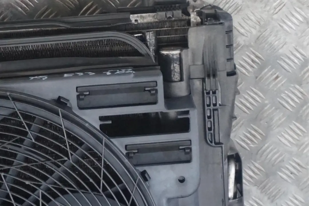 BMW X5 E53 3.0d M57 Radiator Kühler Lüfterzarge Lüfter Automatikgetriebe - SKU 7544668-2 - Teilenummer 7544668