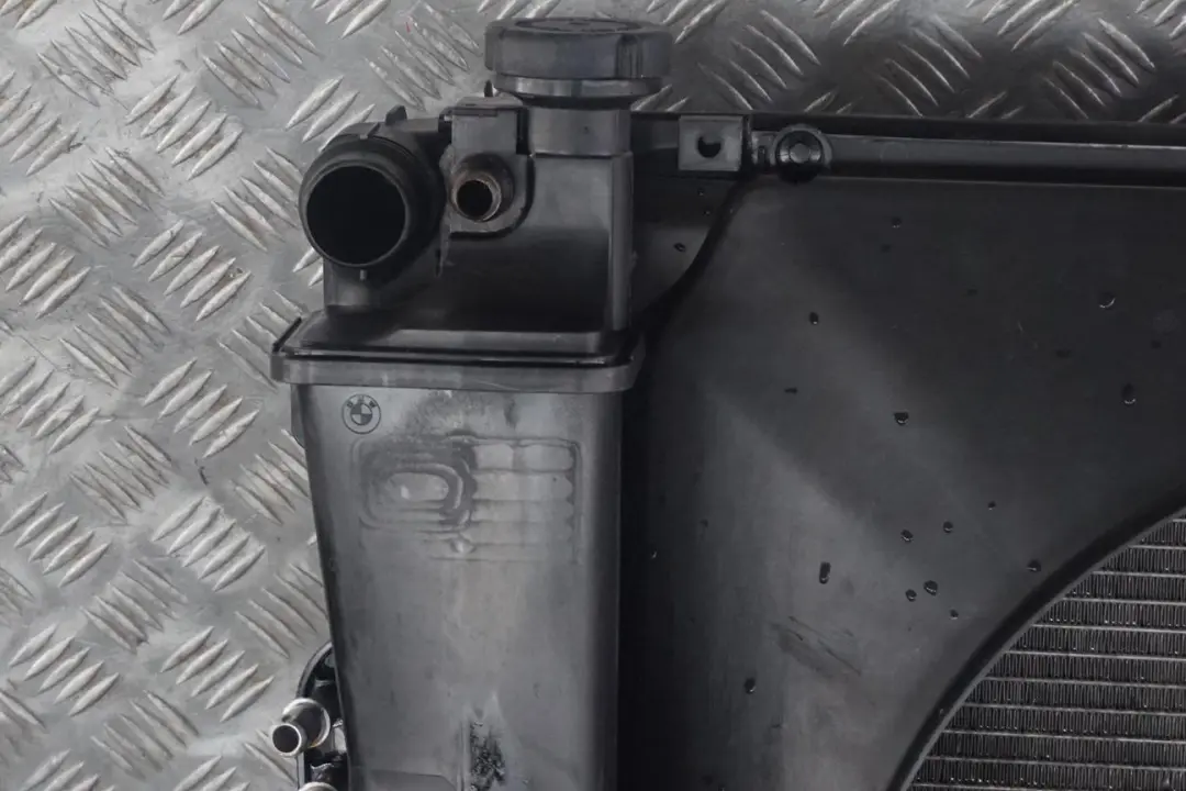 BMW X5 E53 3.0d M57 Radiator Kühler Lüfterzarge Lüfter Automatikgetriebe - SKU 7544668-2 - Teilenummer 7544668