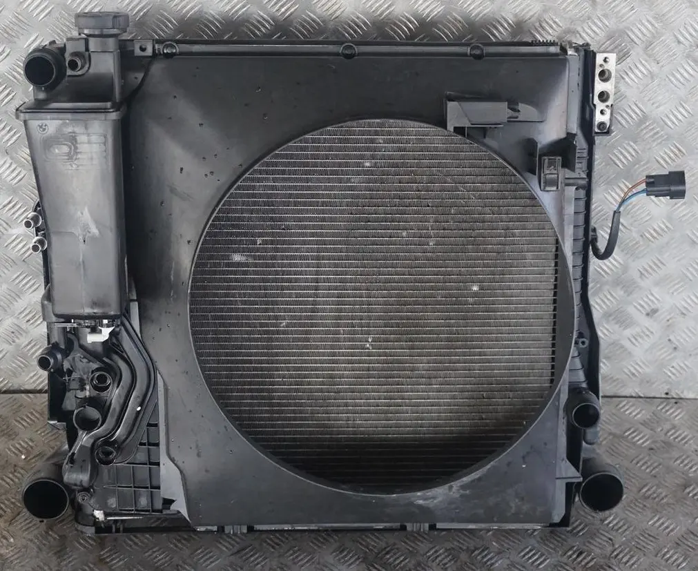 BMW X5 E53 3.0d M57 Radiator Kühler Lüfterzarge Lüfter Automatikgetriebe - SKU 7544668-2 - Teilenummer 7544668