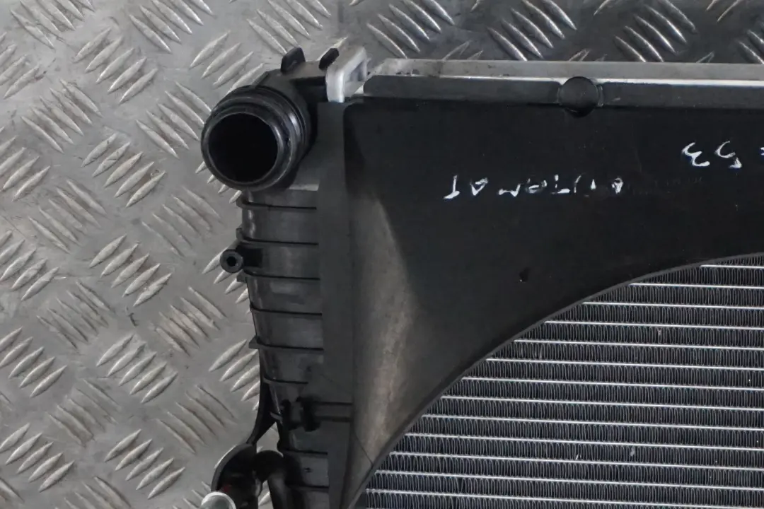 M54 Kühlmittelkühler Automatic für BMW X5 er E53 3.0i mit Teilenummer 17107544668 BMW X5 er E53 3.0i M54 Kühlmittelkühler Automatic - SKU 7544668 - Teilenummer 17107544668