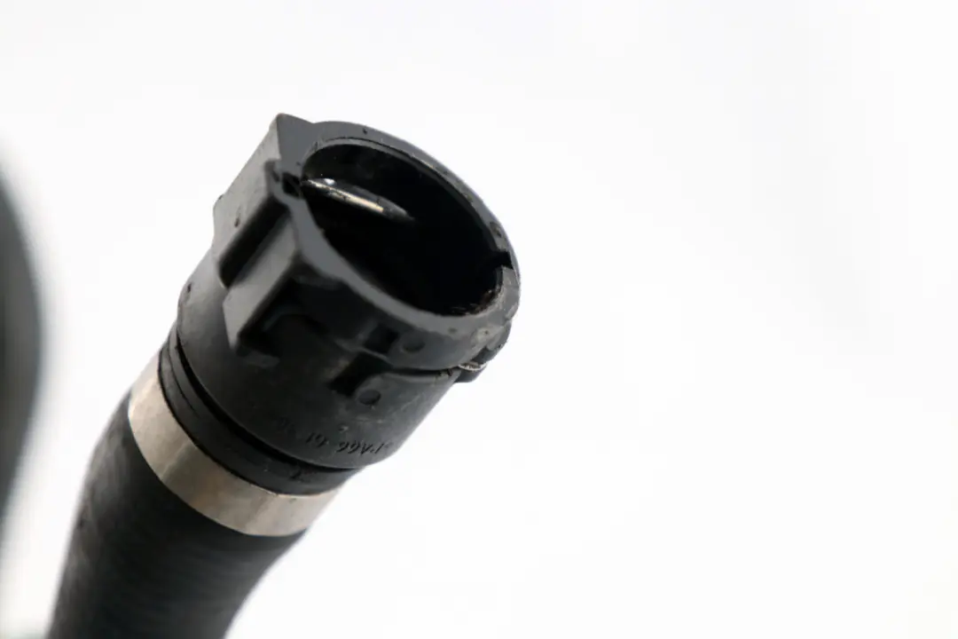 K?hlerr?cklaufleitung pour BMW 5 6 E60 E61 E63 E64 à propos du numéro de pièce 7545653 BMW 5 6 E60 E61 E63 E64 K?hlerr?cklaufleitung - SKU 7545653 - Numéro de pièce 7545653