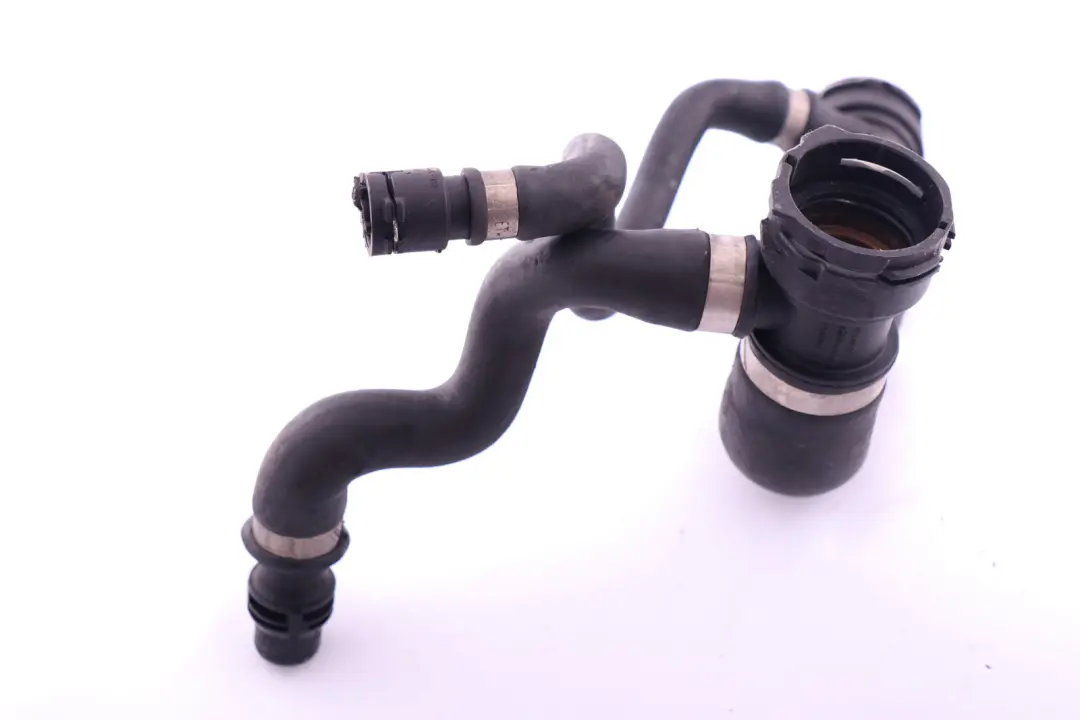 Acqua Tubo Refrigerante BMW E60 E61 E63 E64 Tubo Motore Radiatore Superiore N52 per con numero di parte 7546064 Acqua Tubo Refrigerante BMW E60 E61 E63 E64 Tubo Motore Radiatore Superiore N52 - SKU 7546064 - Numero di parte 7546064