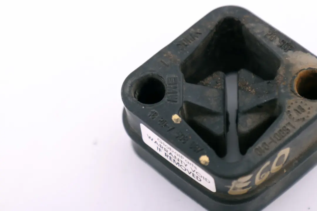 Soporte Goma Sistema Escape Gasolina para BMW E60 E65 E81 E87 con número de pieza 7546500 BMW E60 E65 E81 E87 Soporte Goma Sistema Escape Gasolina - SKU 7578238 - Número de pieza 7546500