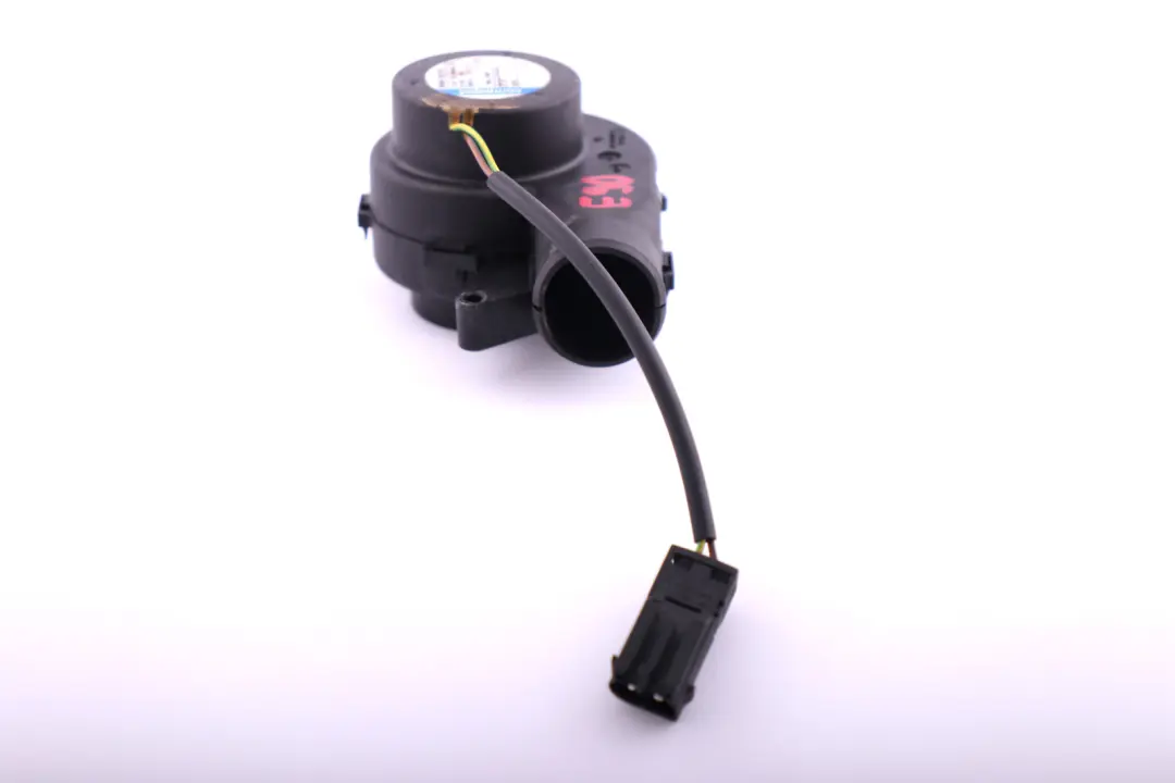BMW 1 X1 E82 E84 E87N E88 E90 E91 E92 E93 Ventilador E-box - SKU 7547141 - Número de pieza 7547141