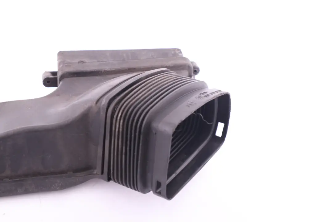 N52 N52N Air Intake Duct Suction Hood to BMW 1 Series E81 E82 E87 E88 130i with Part number 7547593 BMW 1 Series E81 E82 E87 E88 130i N52 N52N Air Intake Duct Suction Hood - SKU 7547593 - Part number 7547593