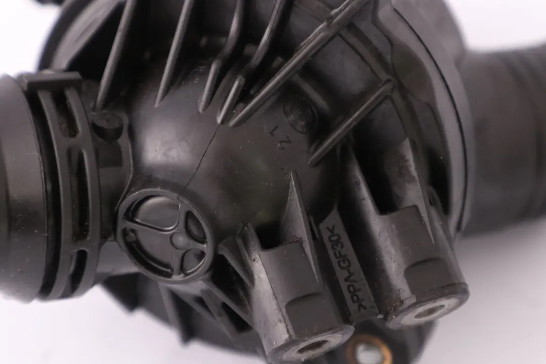 Termostato BMW E60 E61 E63 E65 E81 E87 E90 E91 E93 Pompa Acqua per con numero di parte 7549476 Termostato BMW E60 E61 E63 E65 E81 E87 E90 E91 E93 Pompa Acqua - SKU 7549476-1 - Numero di parte 7549476