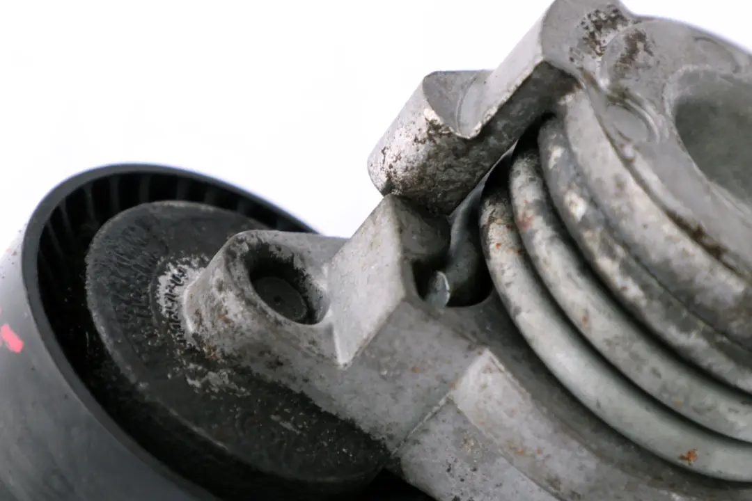 Tendeur Courroie BMW E60 E61 E63 E53 Pompe À Eau Tension D'Alternateur 7505224 pour à propos du numéro de pièce 7549588 Tendeur Courroie BMW E60 E61 E63 E53 Pompe À Eau Tension D'Alternateur 7505224 - SKU 7549588 - Numéro de pièce 7549588