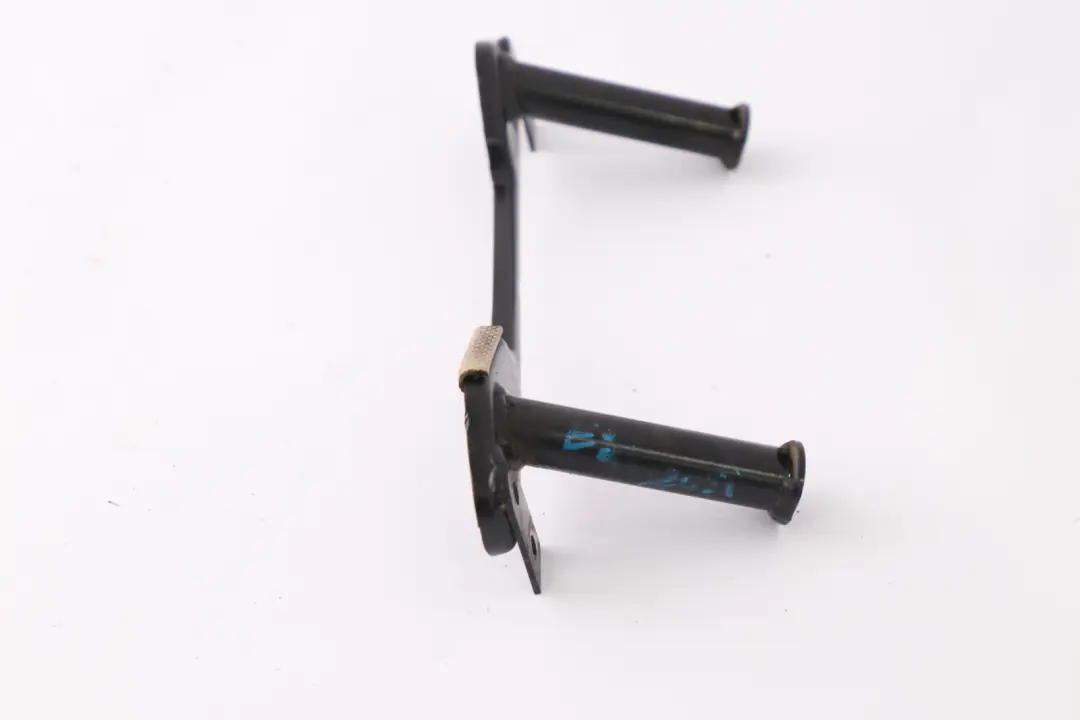 320si Injection Tube Bracket Holder Mounting to BMW E90 with Part number 7549801 BMW E90 320si Injection Tube Bracket Holder Mounting - SKU 7549801 - Part number 7549801