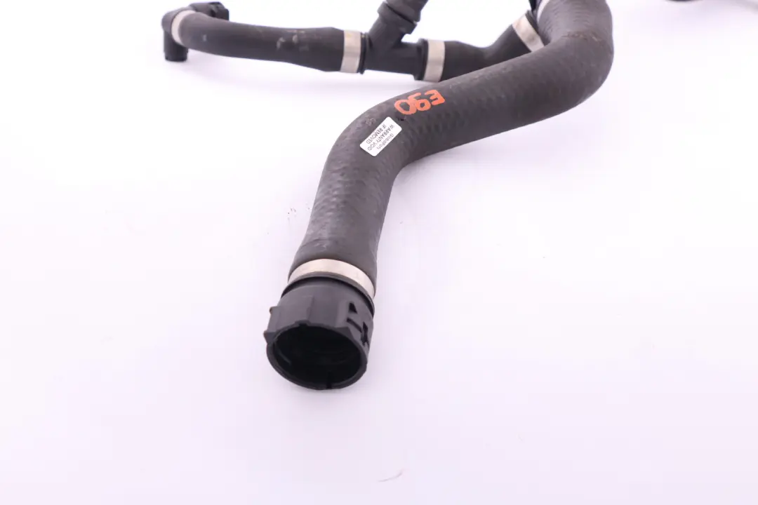 320Si N45 Refrigerante Manguera Tubo Intercooler para BMW E90 con número de pieza 7552000 BMW E90 320Si N45 Refrigerante Manguera Tubo Intercooler - SKU 7552000 - Número de pieza 7552000
