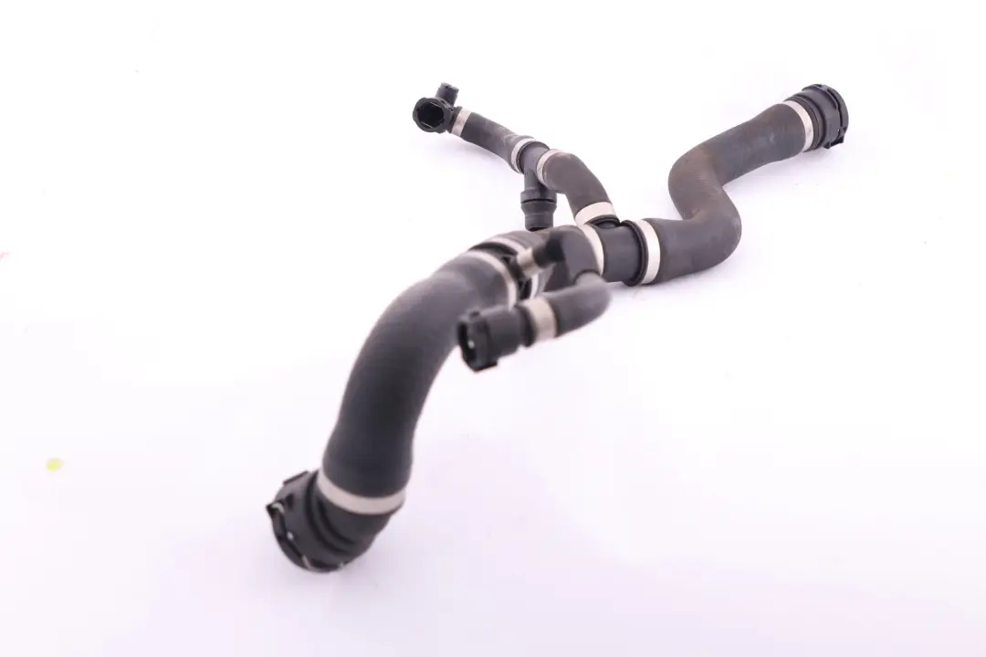 320Si N45 Tuyau Liquide Refroidissement Échangeur Intermédiaire pour BMW E90 à propos du numéro de pièce 7552000 BMW E90 320Si N45 Tuyau Liquide Refroidissement Échangeur Intermédiaire - SKU 7552000 - Numéro de pièce 7552000