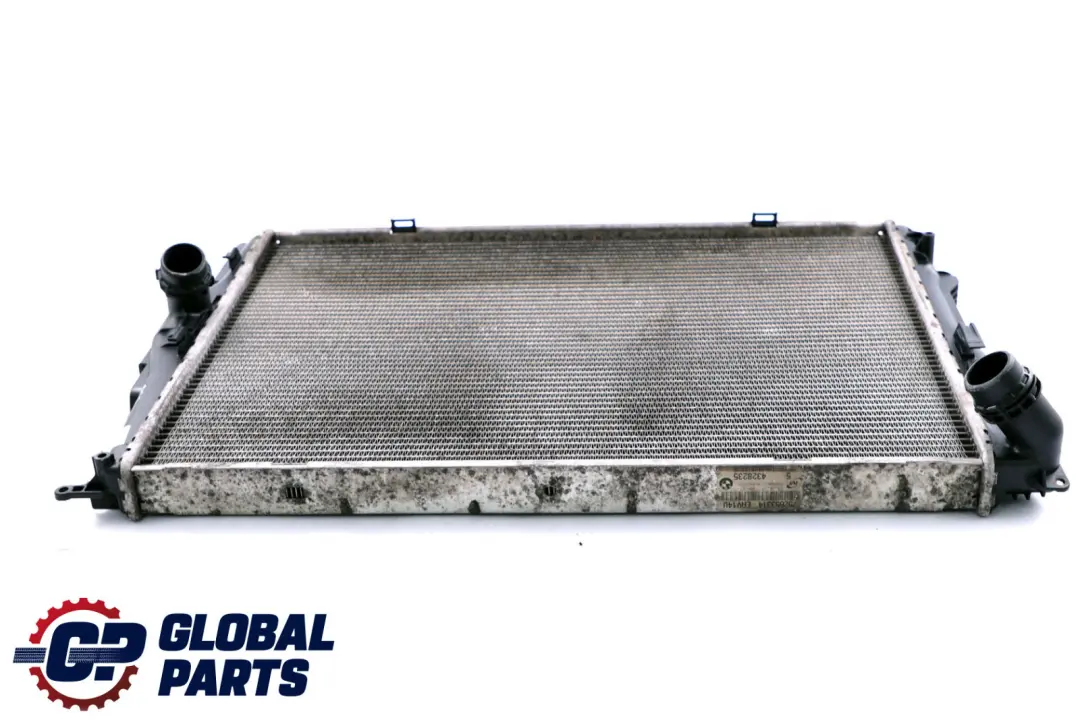 Radiatore del liquido raffreddamento del motore per BMW E81 E87 E90 E91 E92 con numero di parte 7553111 BMW E81 E87 E90 E91 E92 Radiatore del liquido raffreddamento del motore - SKU 7553111 - Numero di parte 7553111