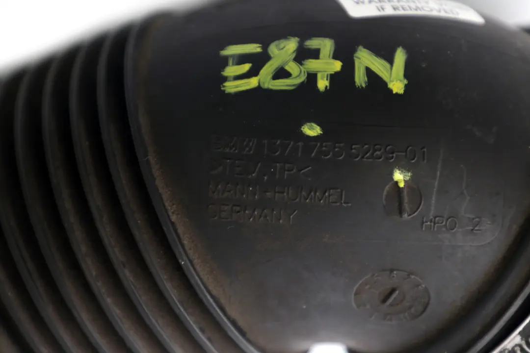 N45N Rura wąż przewód powietrza do BMW E81 E87 E90 o numerze 7555289 BMW E81 E87 E90 N45N Rura wąż przewód powietrza - SKU 7555289 - Numer Części 7555289