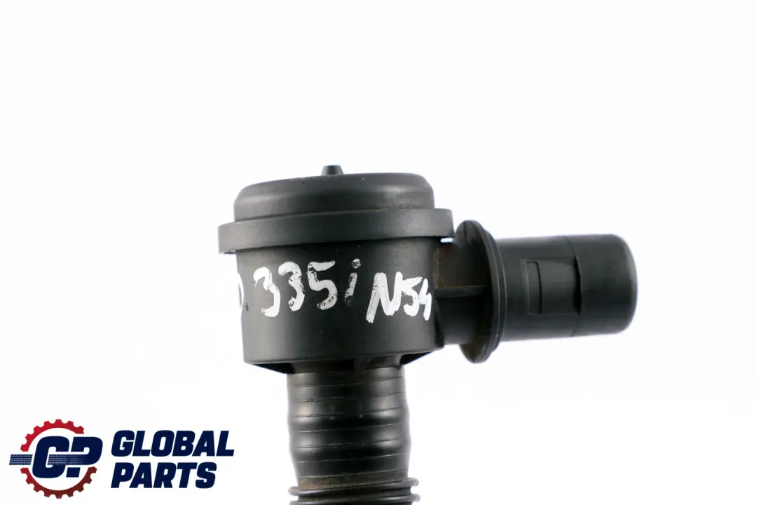 Tubo Circolazione Aria 1165 per BMW E82 E88 E90 E91 E92 LCI con numero di parte 7556556 BMW E82 E88 E90 E91 E92 LCI Tubo Circolazione Aria 1165 - SKU 7556556 - Numero di parte 7556556