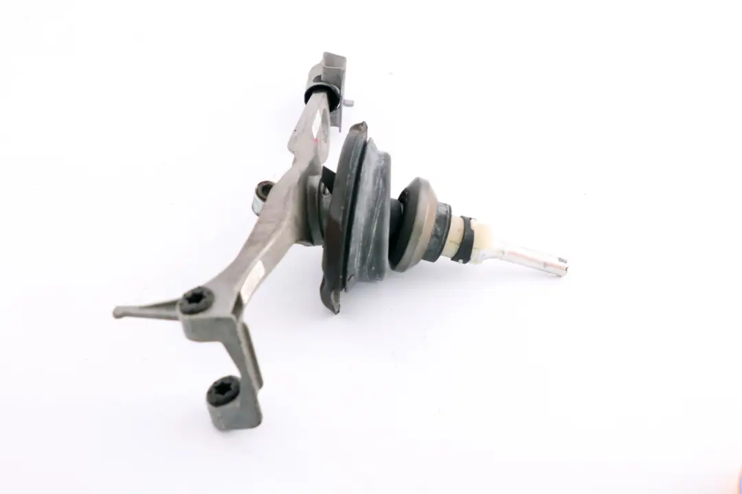 Braccio cambio rinforzato Selettore del cambio manuale per BMW E81 E82 E88 E87 LCi con numero di parte 7557351 BMW E81 E82 E88 E87 LCi Braccio cambio rinforzato Selettore del cambio manuale - SKU 7557351 - Numero di parte 7557351