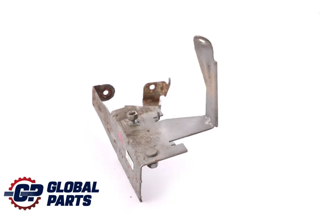 Supporto staffa serbatoio vuoto per BMW E82 E88 E90 E91 E92 E93 con numero di parte 7558322 BMW E82 E88 E90 E91 E92 E93 Supporto staffa serbatoio vuoto - SKU 7558322 - Numero di parte 7558322