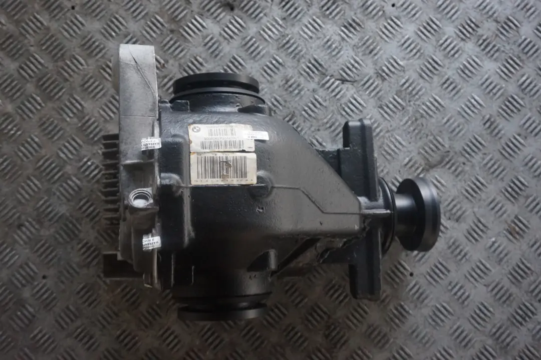 740i Rear Differential Diff 3,62 Ratio WARRANTY to BMW 7 Series E65 735i with Part number 7558957 BMW 7 Series E65 735i 740i Rear Differential Diff 3,62 Ratio WARRANTY - SKU 7558957 - Part number 7558957