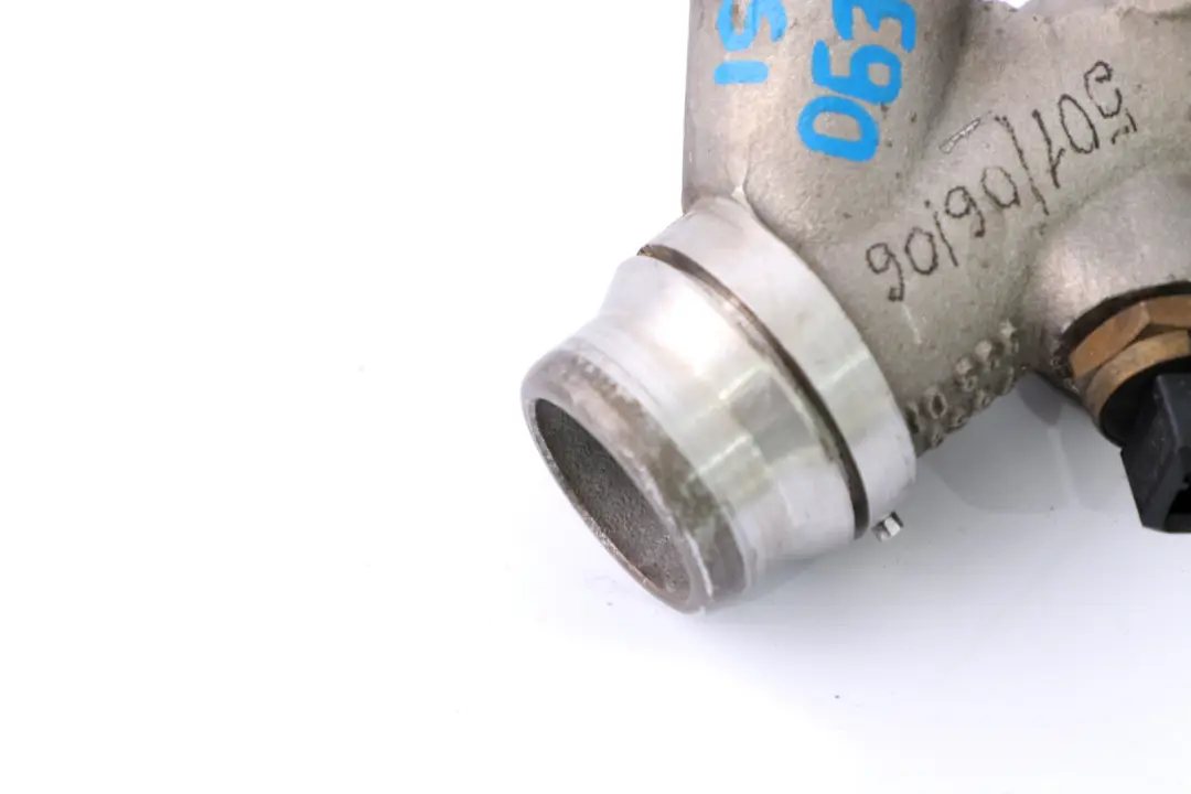 320si N45 Bec Kuehlsystem Wasserschlauchf?hrung 7559333 pour BMW E90 à propos du numéro de pièce 7559335 BMW E90 320si N45 Bec Kuehlsystem Wasserschlauchf?hrung 7559333 - SKU 7559335 - Numéro de pièce 7559335