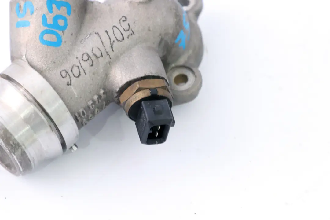 320si N45 Bec Kuehlsystem Wasserschlauchf?hrung 7559333 pour BMW E90 à propos du numéro de pièce 7559335 BMW E90 320si N45 Bec Kuehlsystem Wasserschlauchf?hrung 7559333 - SKU 7559335 - Numéro de pièce 7559335