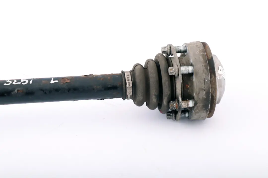 N52 325I Albero Trasmissione Sinistro Automatico 7525829 per BMW E90 con numero di parte 7559933 BMW E90 N52 325I Albero Trasmissione Sinistro Automatico 7525829 - SKU 7559933 - Numero di parte 7559933