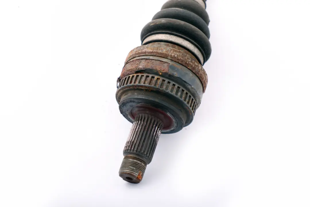 N52 325i albero di trasmissione destro automatico 7525830 per BMW 3 E90 con numero di parte 7559934 BMW 3 E90 N52 325i albero di trasmissione destro automatico 7525830 - SKU 7559934 - Numero di parte 7559934