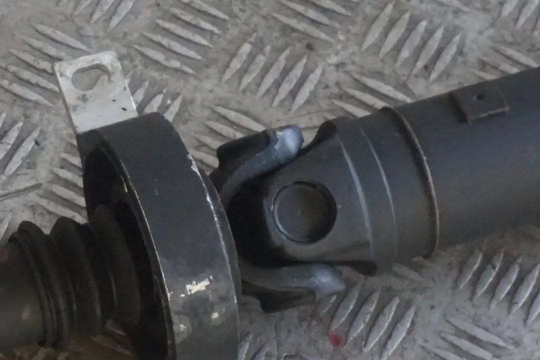 BMW 3 er E90 E91 330i N52 N52N Schaltgetriebe Gelenkwelle - SKU 7560156 - Teilenummer 7560156