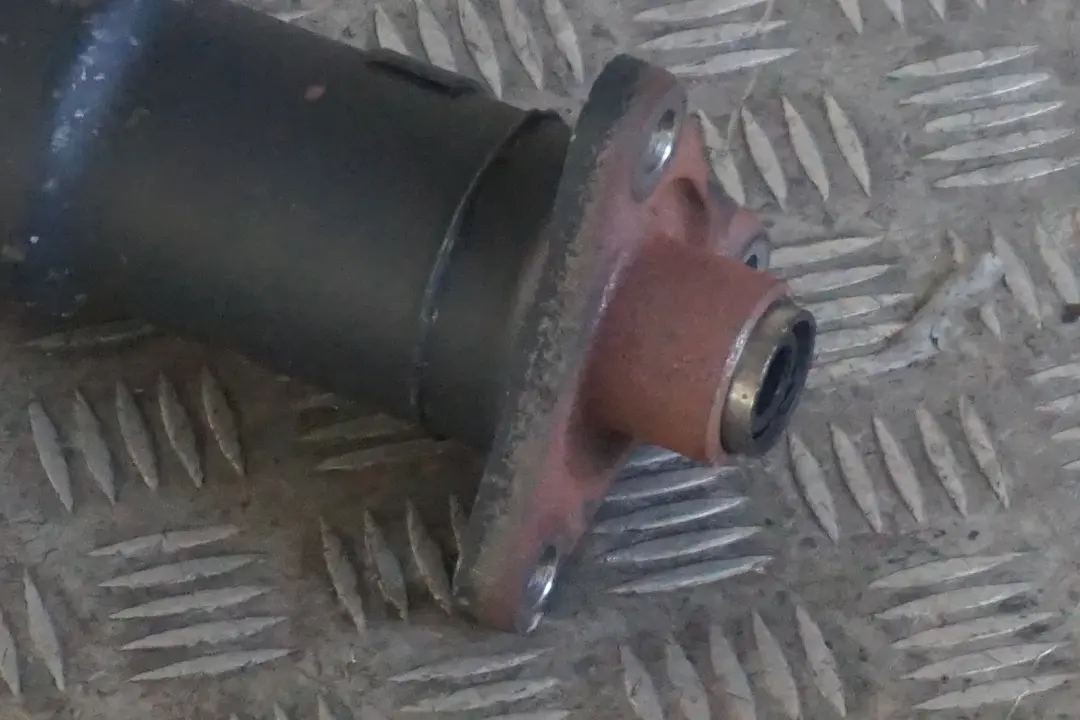 N52 N52N Wał napędowy manual do BMW E90 E91 E92 330i o numerze 7560156 BMW E90 E91 E92 330i N52 N52N Wał napędowy manual - SKU 7560156 - Numer Części 7560156