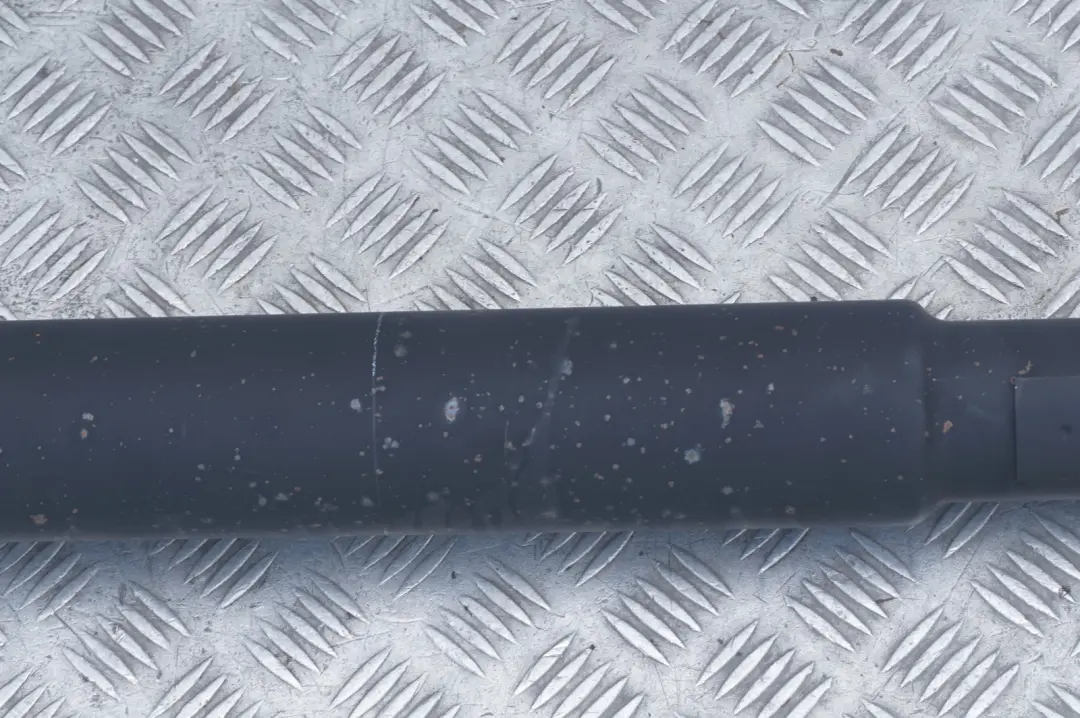 M47N2 Drive Prop Shaft Propshaft Manual to BMW E60 E61 520d with Part number 7561683 BMW E60 E61 520d M47N2 Drive Prop Shaft Propshaft Manual - SKU 7561683 - Part number 7561683