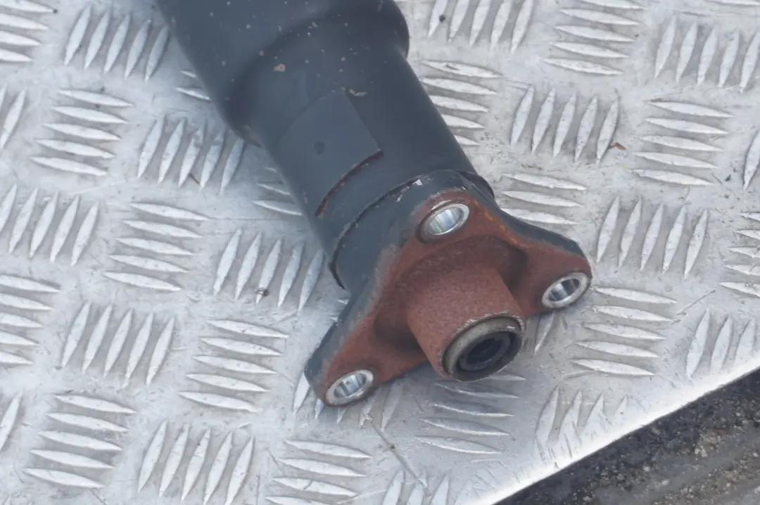 M47N2 Drive Prop Shaft Propshaft Manual to BMW E60 E61 520d with Part number 7561683 BMW E60 E61 520d M47N2 Drive Prop Shaft Propshaft Manual - SKU 7561683 - Part number 7561683