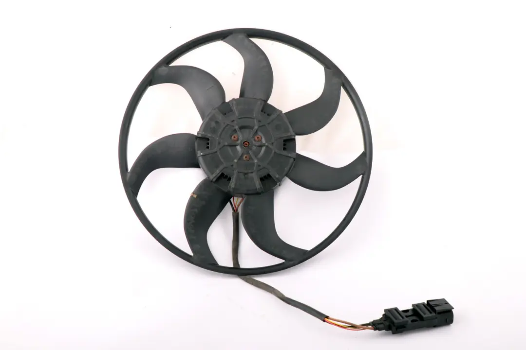 Linceul Avec Ventilateur 600W pour BMW E87 E90 118d 120d 320d Diesel à propos du numéro de pièce 7561713 BMW E87 E90 118d 120d 320d Diesel Linceul Avec Ventilateur 600W - SKU 7561713 - Numéro de pièce 7561713