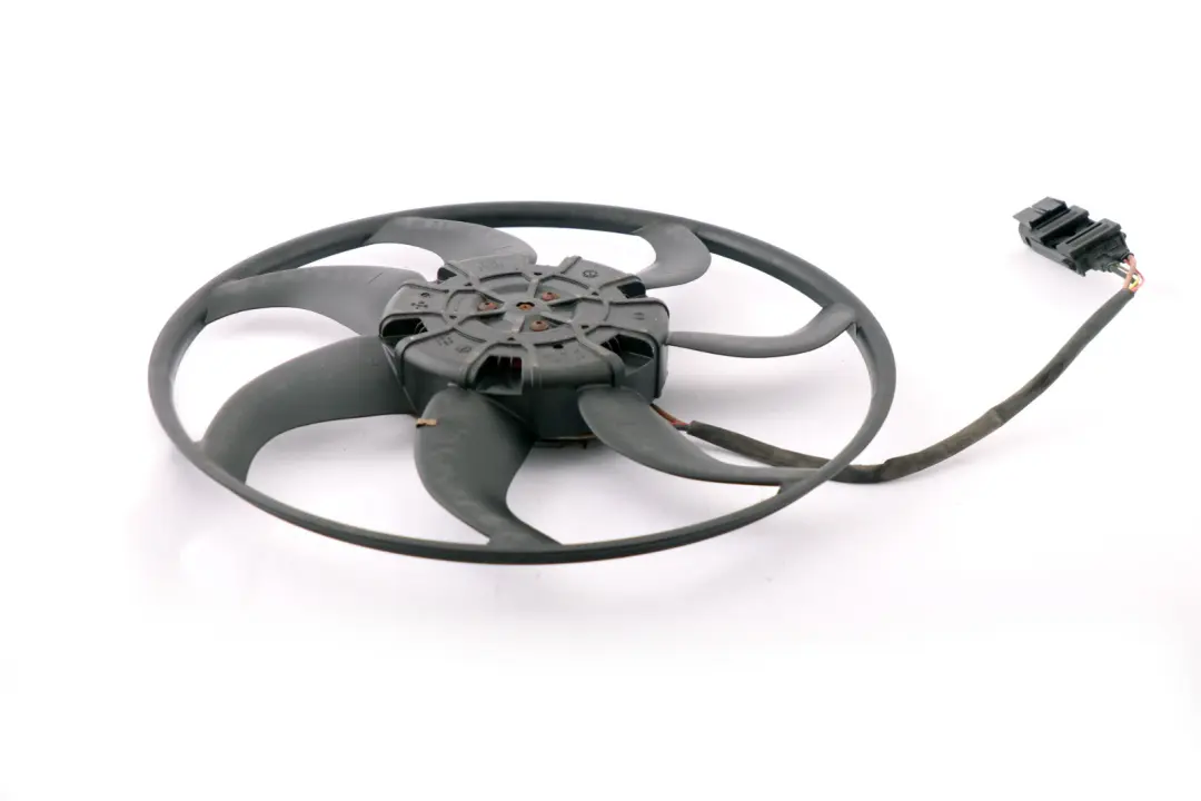 Linceul Avec Ventilateur 600W pour BMW E87 E90 118d 120d 320d Diesel à propos du numéro de pièce 7561713 BMW E87 E90 118d 120d 320d Diesel Linceul Avec Ventilateur 600W - SKU 7561713 - Numéro de pièce 7561713