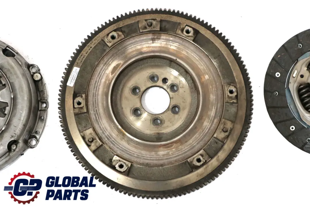 Dwumas Sprzęgło Docisk Komplet do Mini R55 R56 R60 Benzyna N12 N16 o numerze 7561765 Mini R55 R56 R60 Benzyna N12 N16 Dwumas Sprzęgło Docisk Komplet - SKU 7561765 - Numer Części 7561765