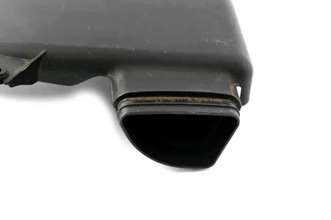 Osłona silnika kanał powietrza ssący wlot do BMW E87 o numerze 7561927 BMW E87 Osłona silnika kanał powietrza ssący wlot - SKU 7561927-1 - Numer Części 7561927