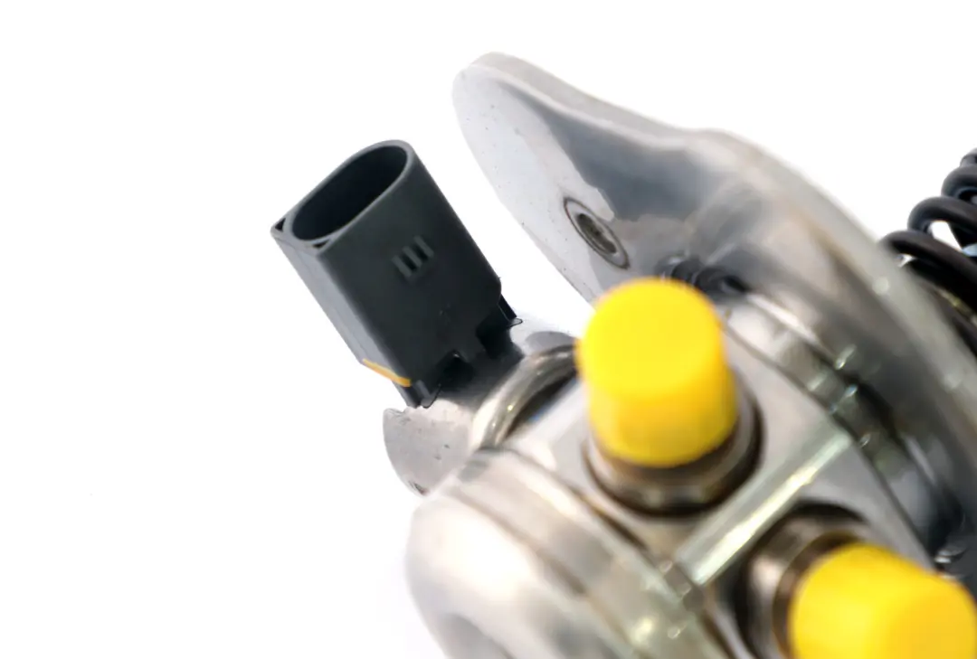 High Pressure Fuel Pump Petrol N43 to BMW E81 E87 LCI E90 E91 with Part number 7562473 BMW E81 E87 LCI E90 E91 High Pressure Fuel Pump Petrol N43 - SKU 7562473 - Part number 7562473