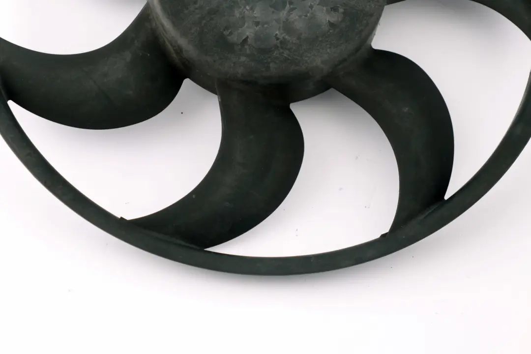 FAN Lüfterzarge 613273 für BMW 1 3 er E81 E82 E87 E90 E87N E90N E92 E92N mit Teilenummer 7563259 BMW 1 3 er E81 E82 E87 E90 E87N E90N E92 E92N FAN Lüfterzarge 613273 - SKU 7563259-6 - Teilenummer 7563259