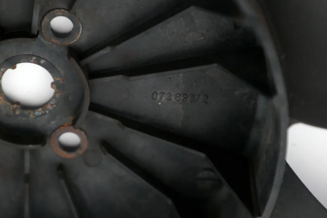 FAN Lüfterzarge 613273 für BMW 1 3 er E81 E82 E87 E90 E87N E90N E92 E92N mit Teilenummer 7563259 BMW 1 3 er E81 E82 E87 E90 E87N E90N E92 E92N FAN Lüfterzarge 613273 - SKU 7563259-6 - Teilenummer 7563259