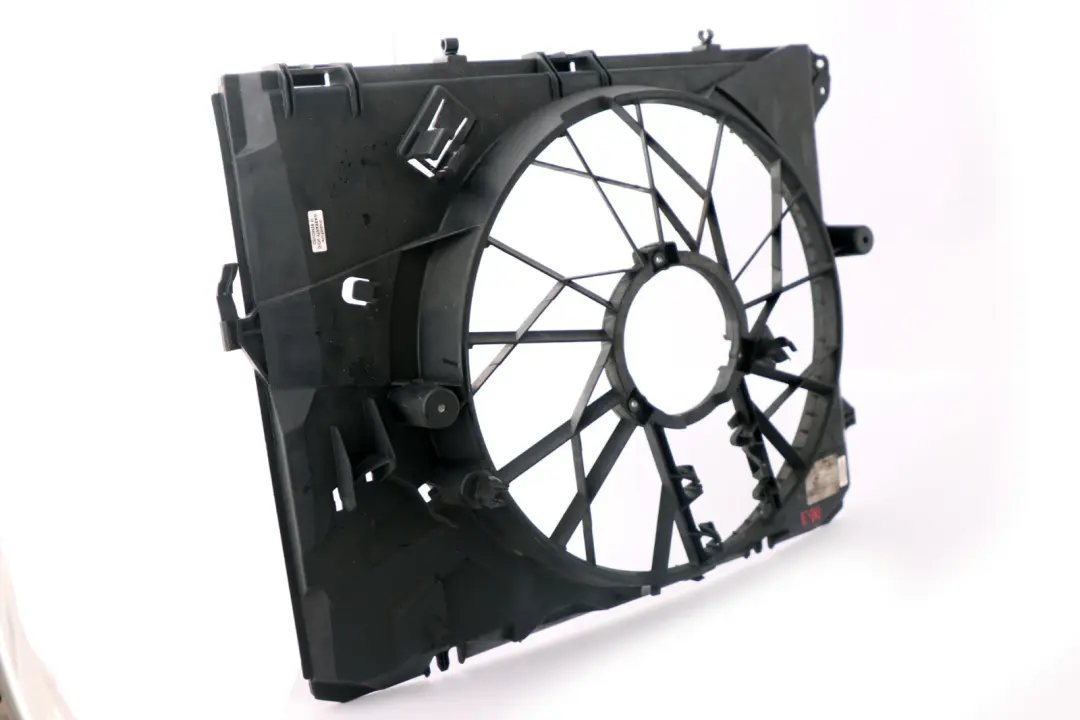 Benzina Struttura Ventola Senza per BMW X1 E81 E82 E84 E87 E88 E90 E91 E92 con numero di parte 7563259 BMW X1 E81 E82 E84 E87 E88 E90 E91 E92 Benzina Struttura Ventola Senza - SKU 7563259-8 - Numero di parte 7563259