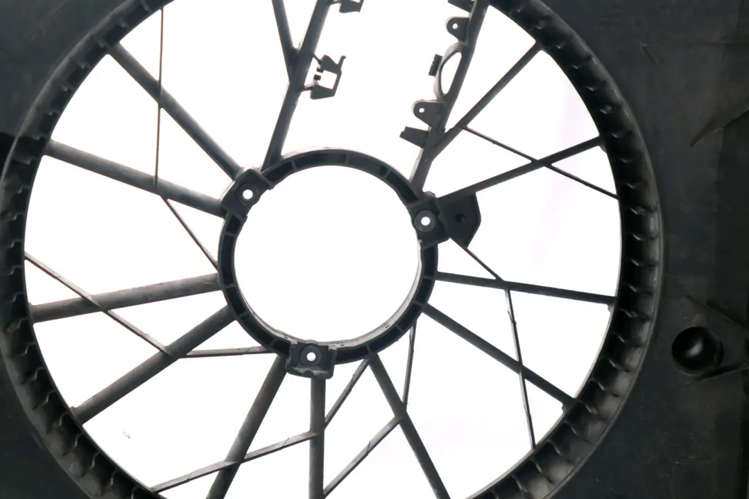 Fan Housing 756325 to BMW E81 E82 E84 E87 E88 E90 E91 E92 E93 Petrol with Part number 7563259 BMW E81 E82 E84 E87 E88 E90 E91 E92 E93 Petrol Fan Housing 756325 - SKU 7563259-8 - Part number 7563259