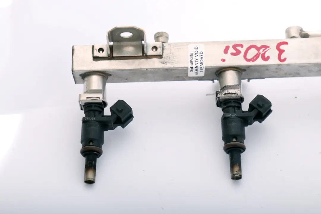 BMW 3 Series E90 320si N45 Petrol Injection Tube Fuel Rail &amp; Injectors - SKU 7563512 - Part number 7563512