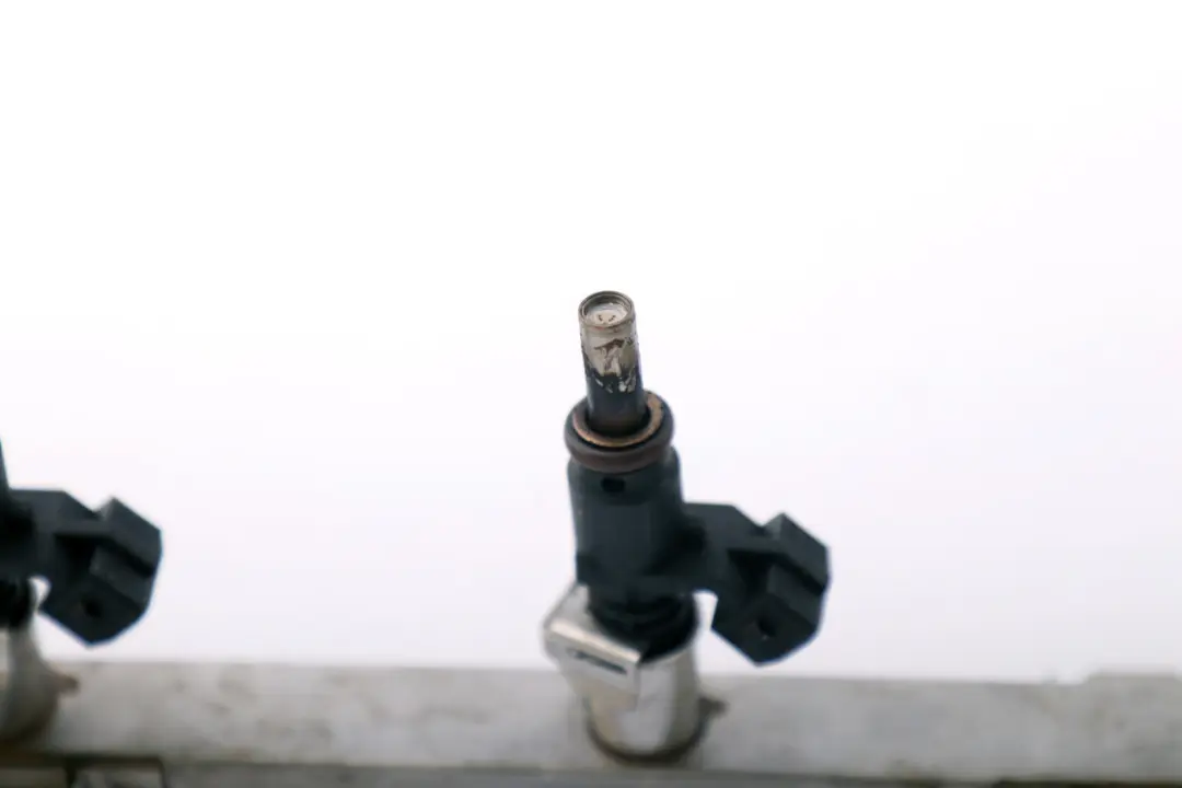 320Si N45 Injecteurs De Rampe D'Injection D'Essence pour BMW E90 à propos du numéro de pièce 7563512 BMW E90 320Si N45 Injecteurs De Rampe D'Injection D'Essence - SKU 7563512 - Numéro de pièce 7563512