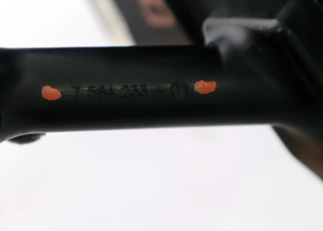 Tubo De aspiracion manguera del motor para BMW E81 E87 LCI E90 E91 con número de pieza 7564233 BMW E81 E87 LCI E90 E91 Tubo De aspiracion manguera del motor - SKU 7564233 - Número de pieza 7564233