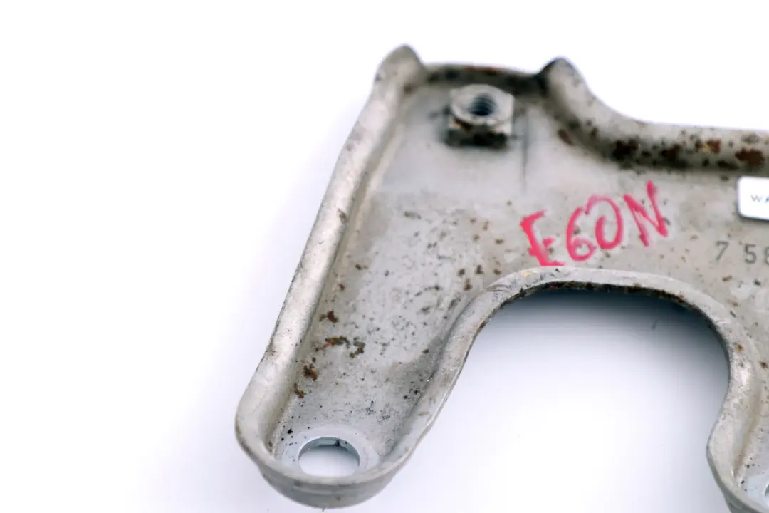 Reihe E60 LCI E61 LCI Auspuffkatalysator-Schalldämpfer Halter für BMW 5 mit Teilenummer 7564239 BMW 5 Reihe E60 LCI E61 LCI Auspuffkatalysator-Schalldämpfer Halter - SKU 7564239 - Teilenummer 7564239