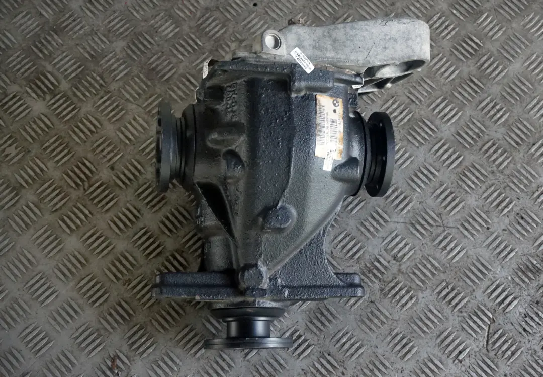 320si Hinterachsgetriebe Diff l=4,10 GARANTIE für BMW 3 er E90 mit Teilenummer 7564878 BMW 3 er E90 320si Hinterachsgetriebe Diff l=4,10 GARANTIE - SKU 7564878 - Teilenummer 7564878