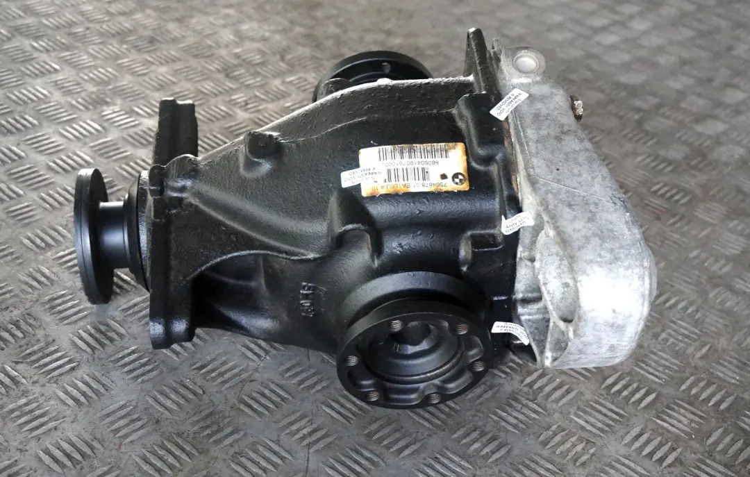 320si Hinterachsgetriebe Diff l=4,10 GARANTIE für BMW 3 er E90 mit Teilenummer 7564878 BMW 3 er E90 320si Hinterachsgetriebe Diff l=4,10 GARANTIE - SKU 7564878 - Teilenummer 7564878