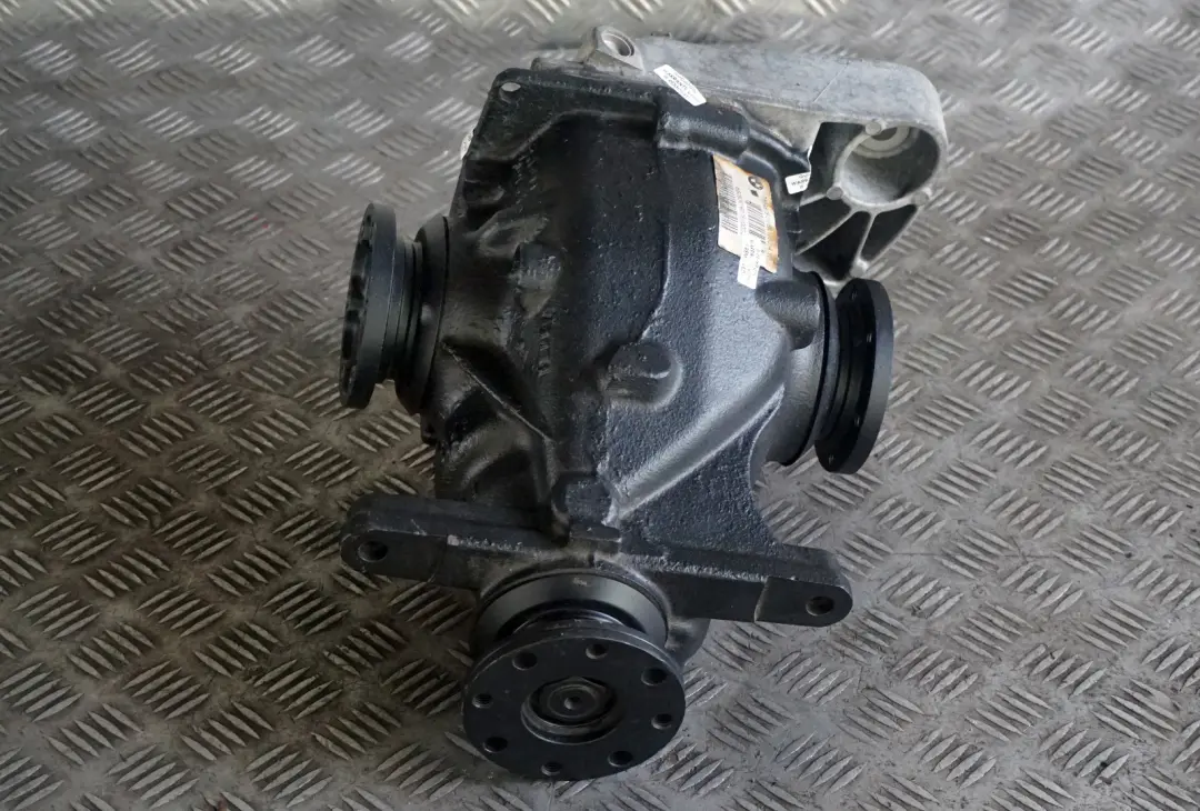 320si Hinterachsgetriebe Diff l=4,10 GARANTIE für BMW 3 er E90 mit Teilenummer 7564878 BMW 3 er E90 320si Hinterachsgetriebe Diff l=4,10 GARANTIE - SKU 7564878 - Teilenummer 7564878