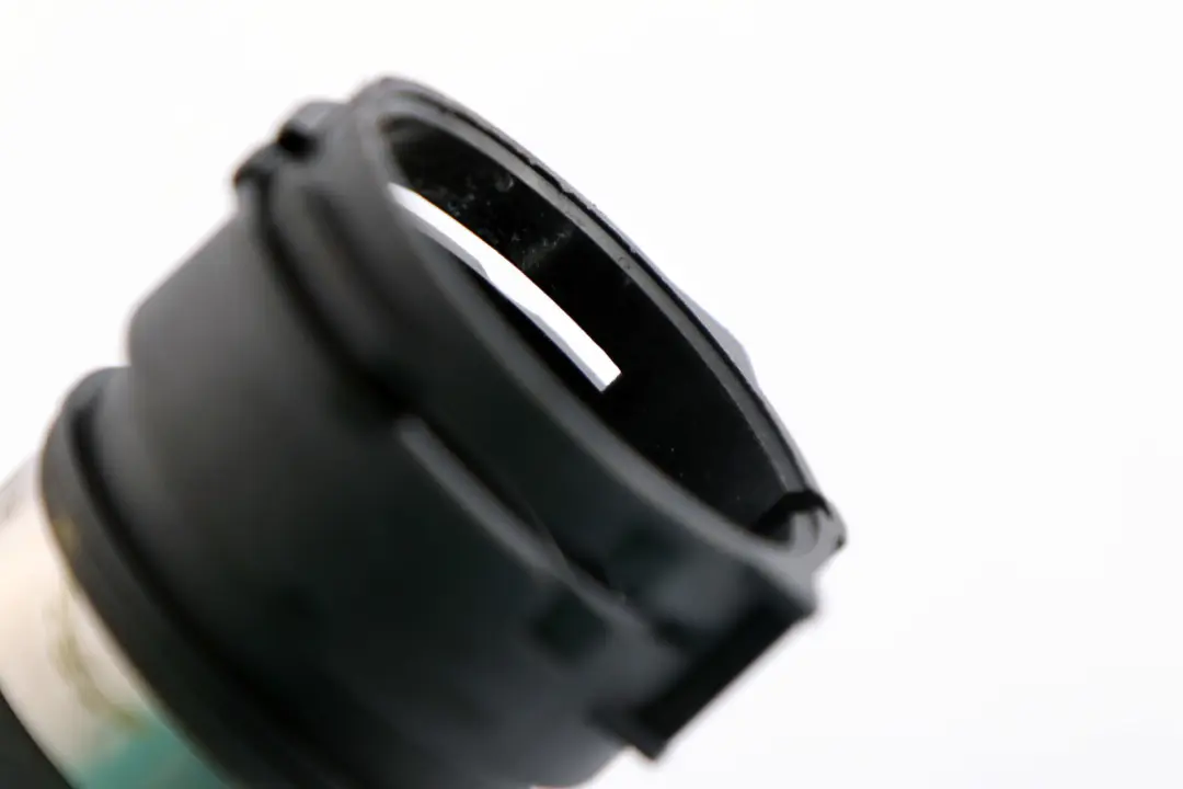 Benzina N52N N53 R?cklaufschlau Vorlaufschlauch per BMW E60 E63 con numero di parte 7565780 BMW E60 E63 Benzina N52N N53 R?cklaufschlau Vorlaufschlauch - SKU 7565780 - Numero di parte 7565780