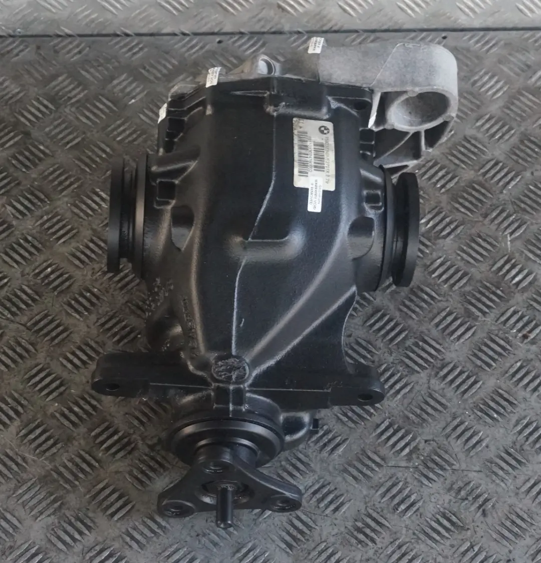 BMW E90 E91 E92 325d M57N2 Rear Differential Diff 2,79 Ratio WARRANTY - SKU 7566195 - Part number 7566195