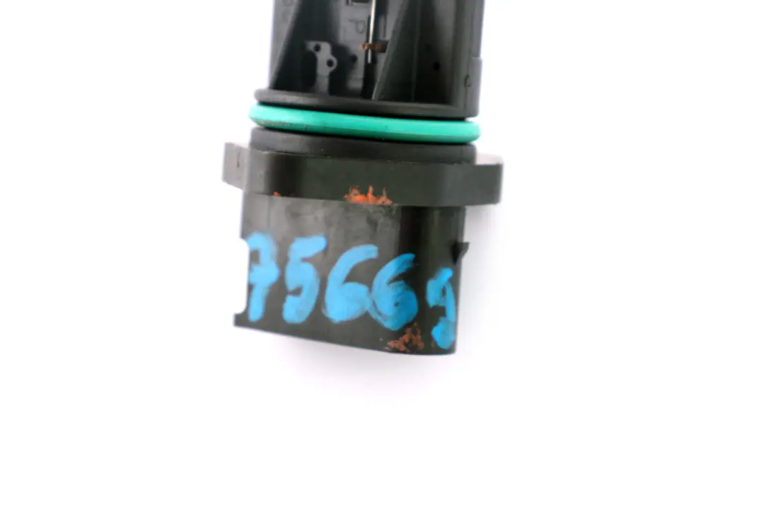 Hot-Film Air Mass Meter Sensor Petrol N62 to BMW X5 E53 E60 E61 E65 with Part number 7566988 BMW X5 E53 E60 E61 E65 Hot-Film Air Mass Meter Sensor Petrol N62 - SKU 7566988 - Part number 7566988