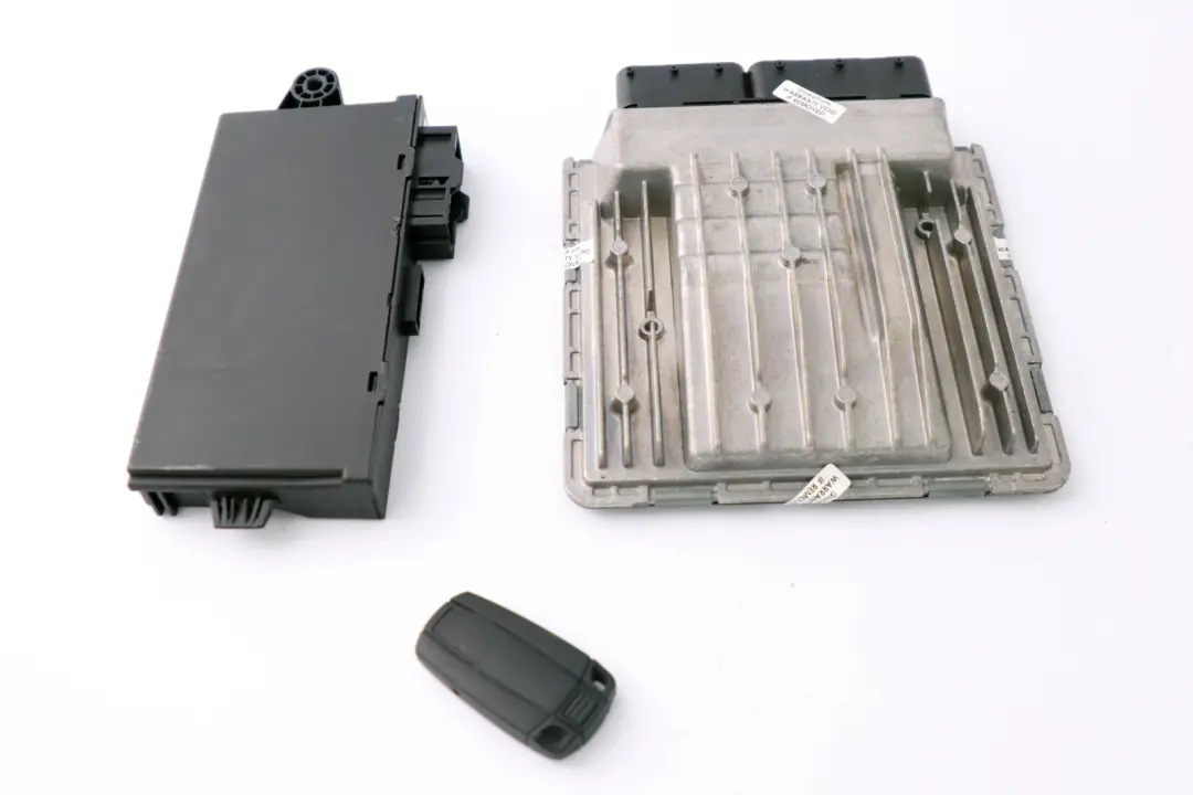 N52N 325i 218HP ECU Kit DME CAS3 + Key Manual to BMW 3 Series E92 with Part number 7567362 BMW 3 Series E92 N52N 325i 218HP ECU Kit DME CAS3 + Key Manual - SKU 7567362-3 - Part number 7567362